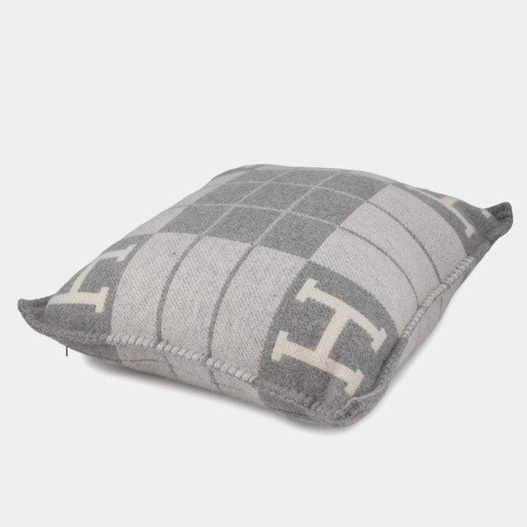 Pre Owned Hermes Avalon 3 Cushion Coco - Camomile Size Pm