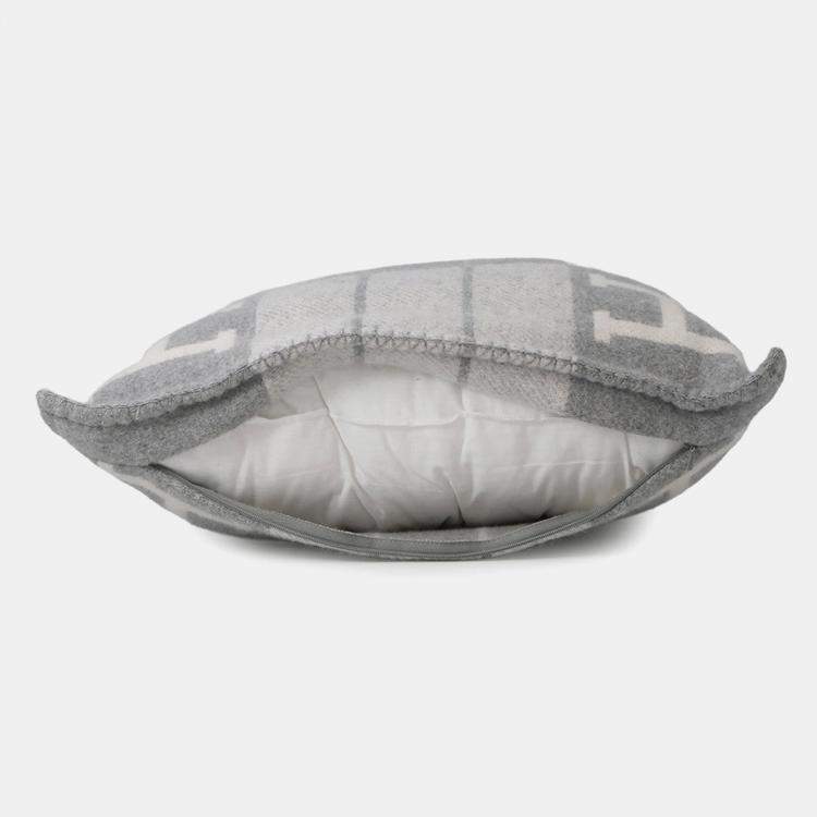 Pre Owned Hermes Avalon 3 Cushion Coco - Camomile Size Pm