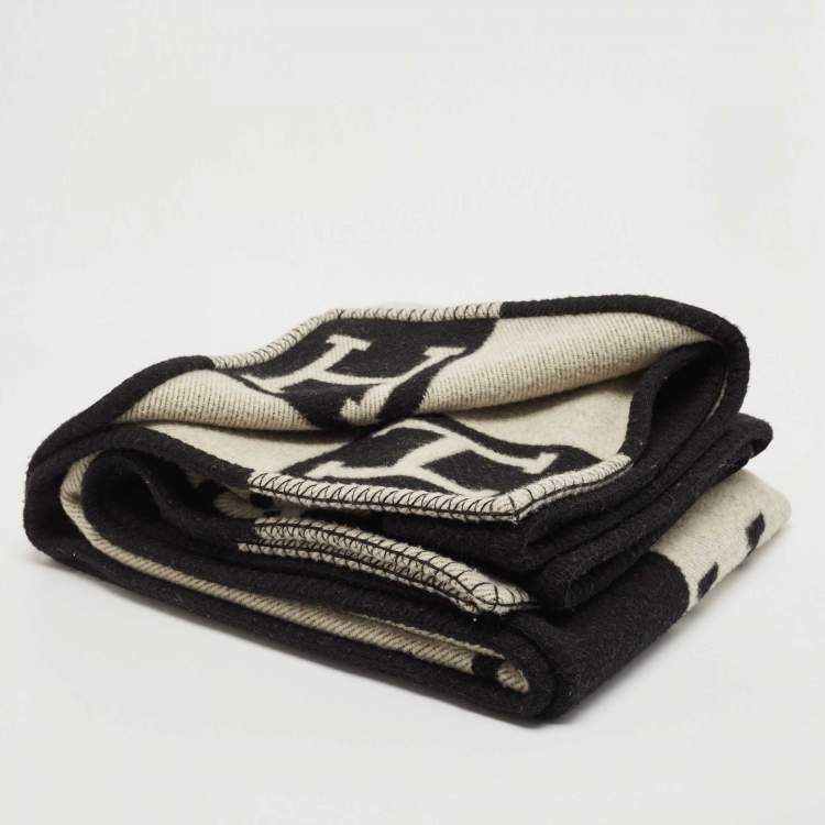 Pre Owned Hermes Black Cashmere & Wool Avalon III Blanket