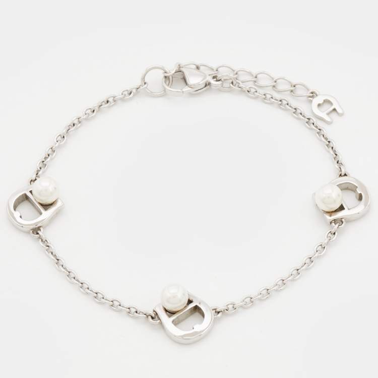 Pre Owned Aigner Faux Pearl Silver Tone Bracelet
