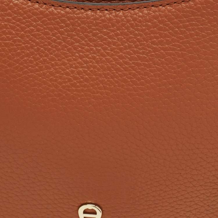 Pre Owned Aigner Brown Leather Delia Hobo