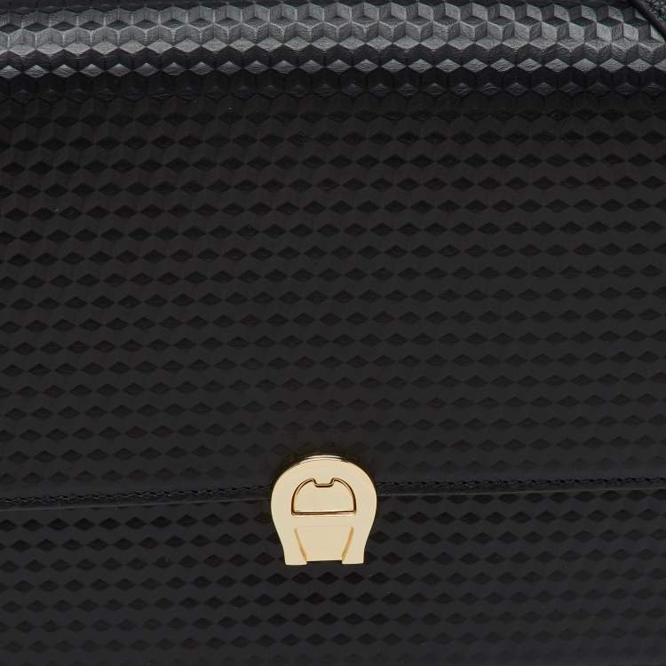 Pre Owned Aigner Black Textured Leather Genoveva Shoulder Bag