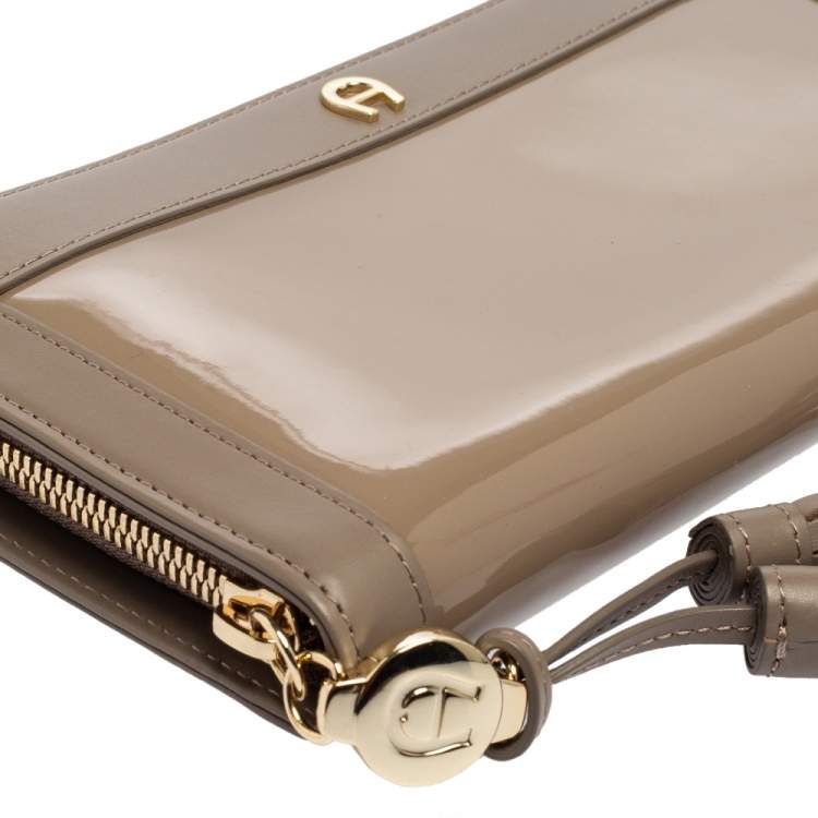 Pre Owned Aigner Taupe Leather and Patent Leather Cavallina Tassel Zip Around Wallet