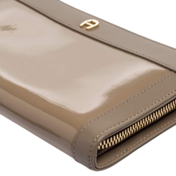 Pre Owned Aigner Taupe Leather and Patent Leather Cavallina Tassel Zip Around Wallet
