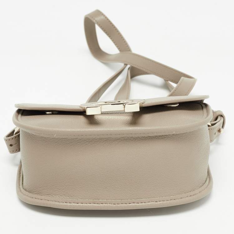 Pre Owned Aigner Beige Leather Logo Flap Shoulder Bag