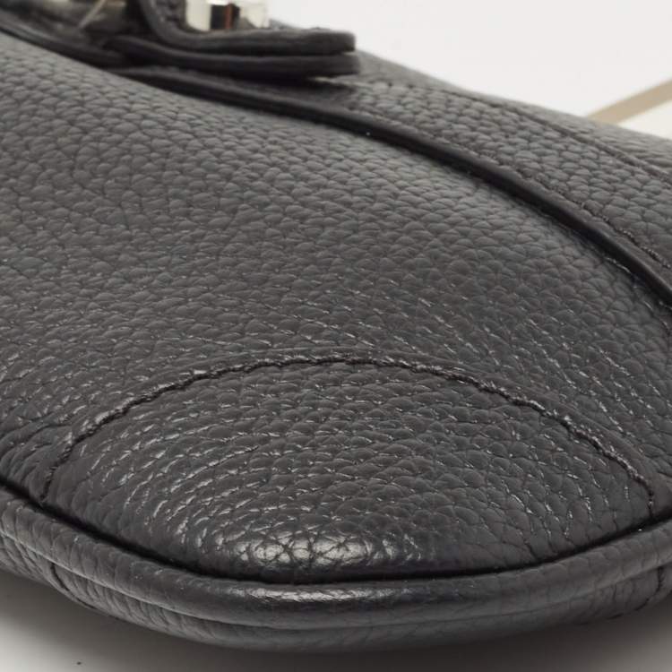 Pre Owned Aigner Black Leather Buckle Baguette Bag