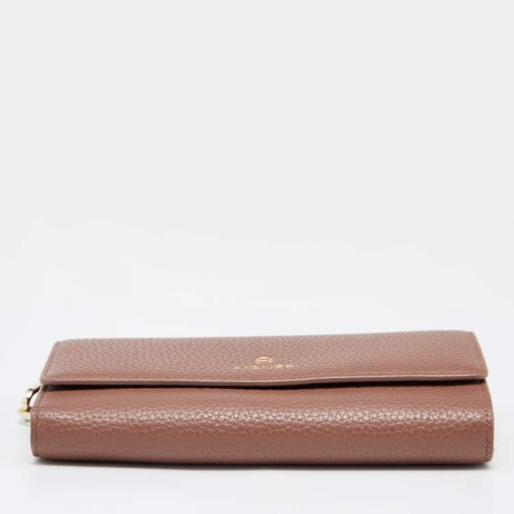مملوكة مسبقًا Aigner Brown Leather Flap Continental Wristlet Wallet