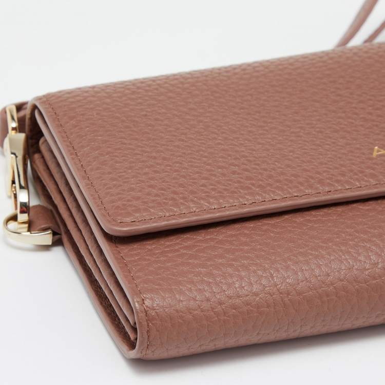 مملوكة مسبقًا Aigner Brown Leather Flap Continental Wristlet Wallet