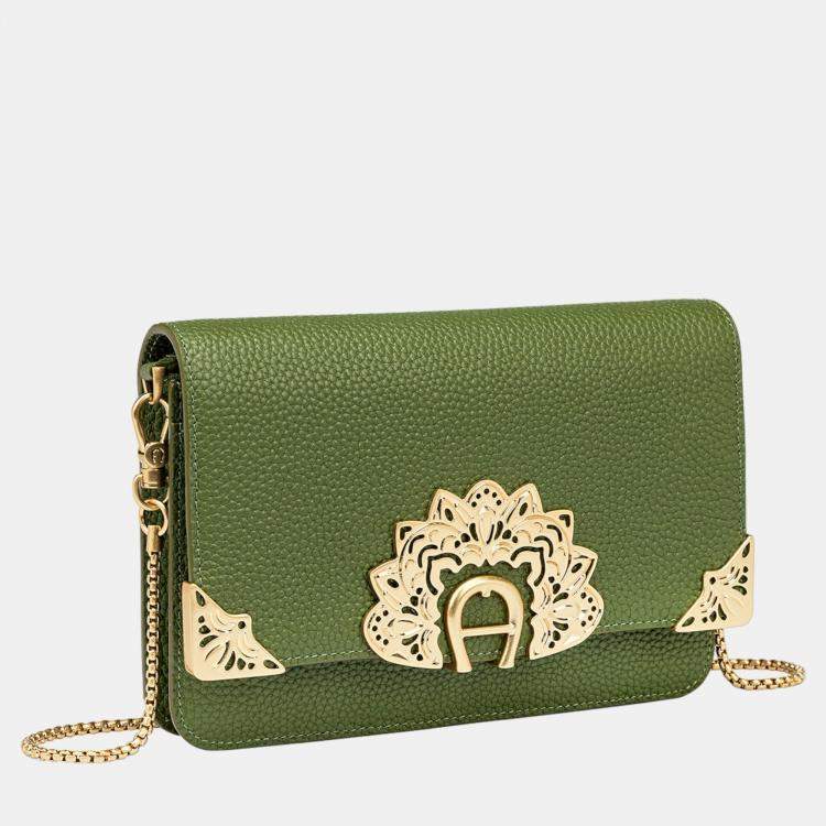 Pre Owned Aigner Green shaking gold DIADORA Green Bill and Card Case