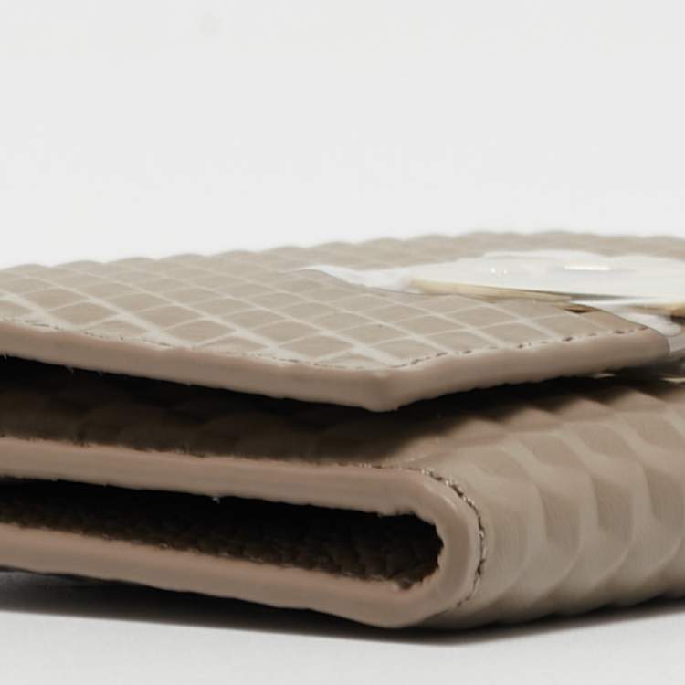 Pre Owned Aigner Beige Leather Pria Trifold Wallet