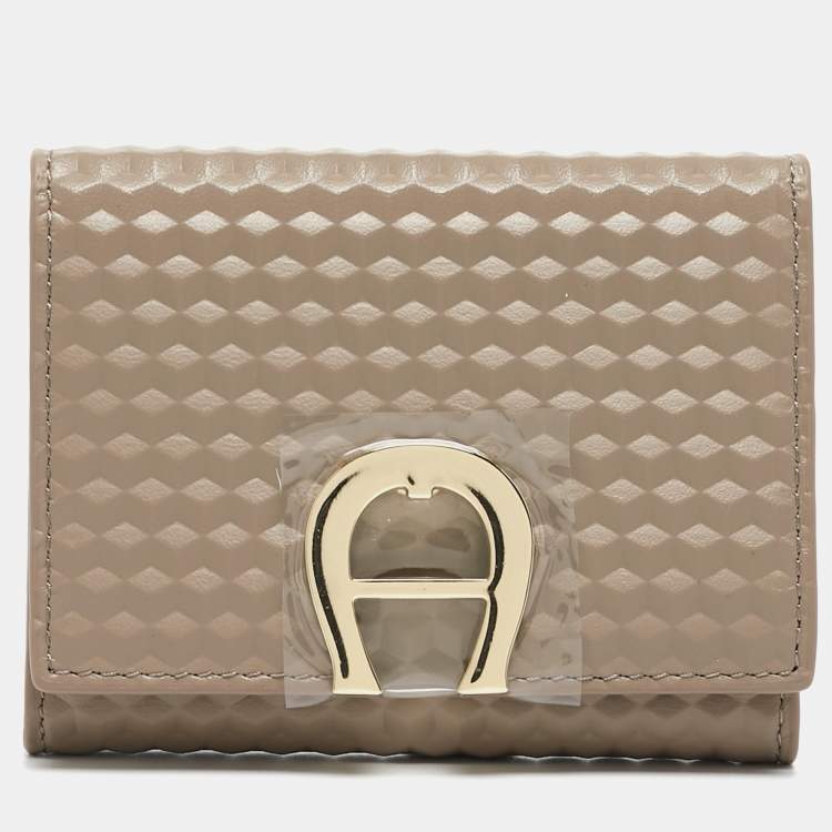 Pre Owned Aigner Beige Leather Pria Trifold Wallet