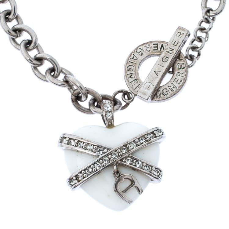 مملوكة مسبقًا Aigner Crystal Resin Heart Charm Silver Tone Toggle Bracelet