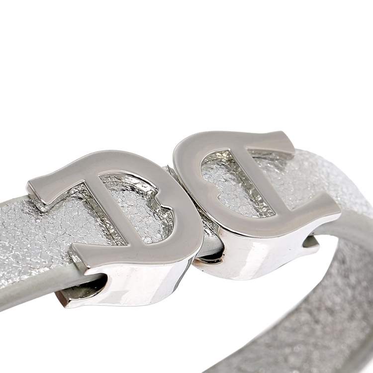 Pre Owned Aigner Silver Leather Silver Tone Logo Bracelet
