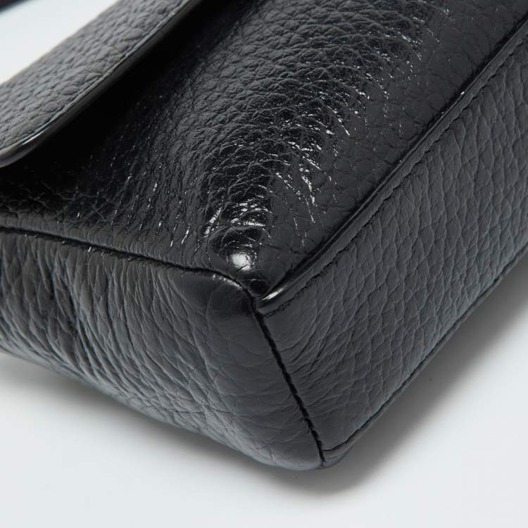 مملوكة مسبقًا Aigner Black Leather Flap Crossbody Bag