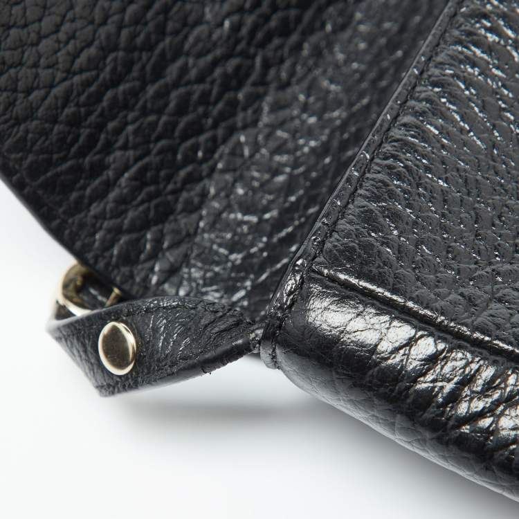 مملوكة مسبقًا Aigner Black Leather Flap Crossbody Bag