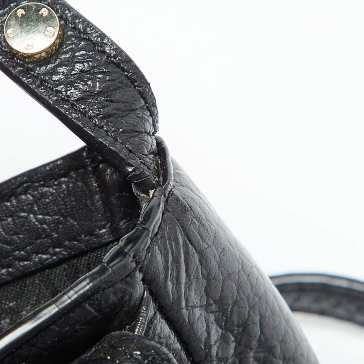 مملوكة مسبقًا Aigner Black Leather Flap Crossbody Bag