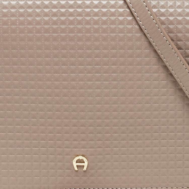 Pre Owned Aigner Beige Embossed Leather Flap Chain Crossbody Bag