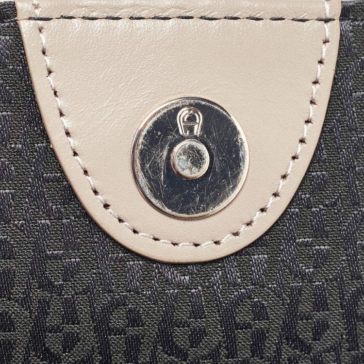 Pre Owned Aigner Beige Embossed Leather Flap Chain Crossbody Bag