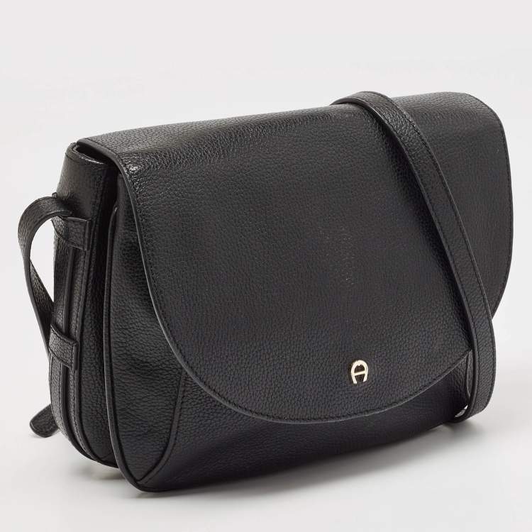 Pre Owned Aigner Black Leather Flap Shoulder Bag