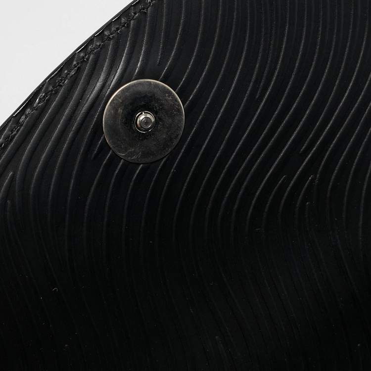 Pre Owned Aigner Black Textured Leather Flap Top Handle Bag