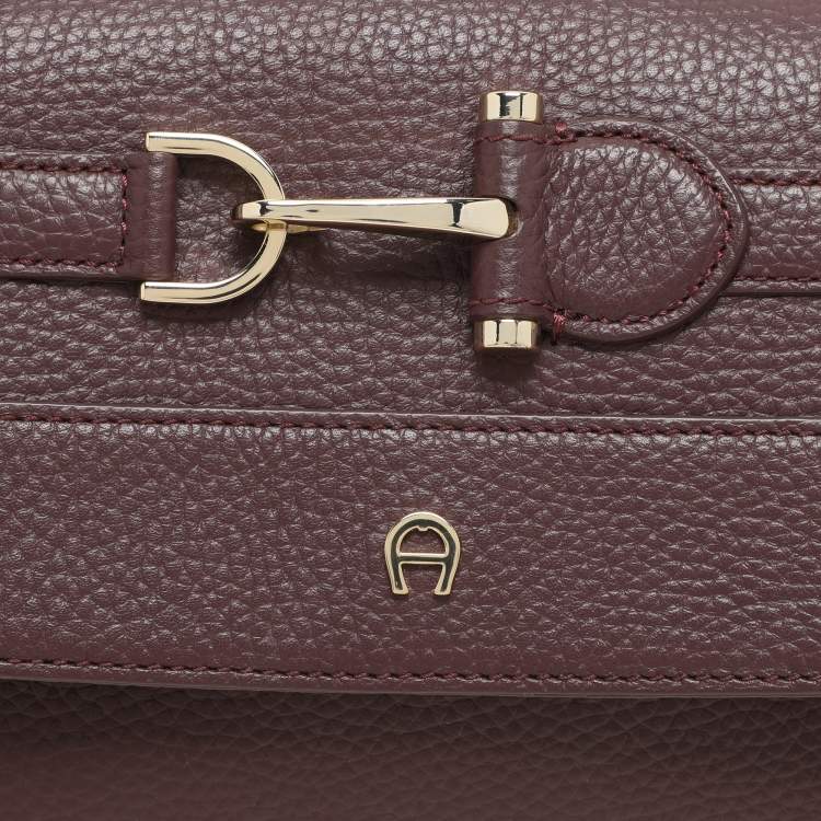 Pre Owned Aigner Burgundy Leather Cavallina Crossbody Bag