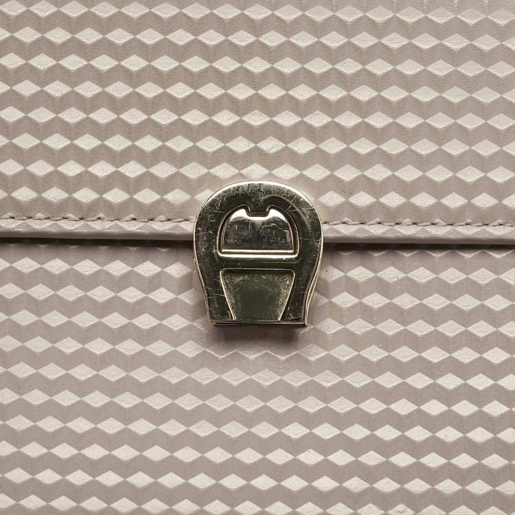 Pre Owned Aigner Old Rose Textured Leather Small Genoveva Top Handle Bag