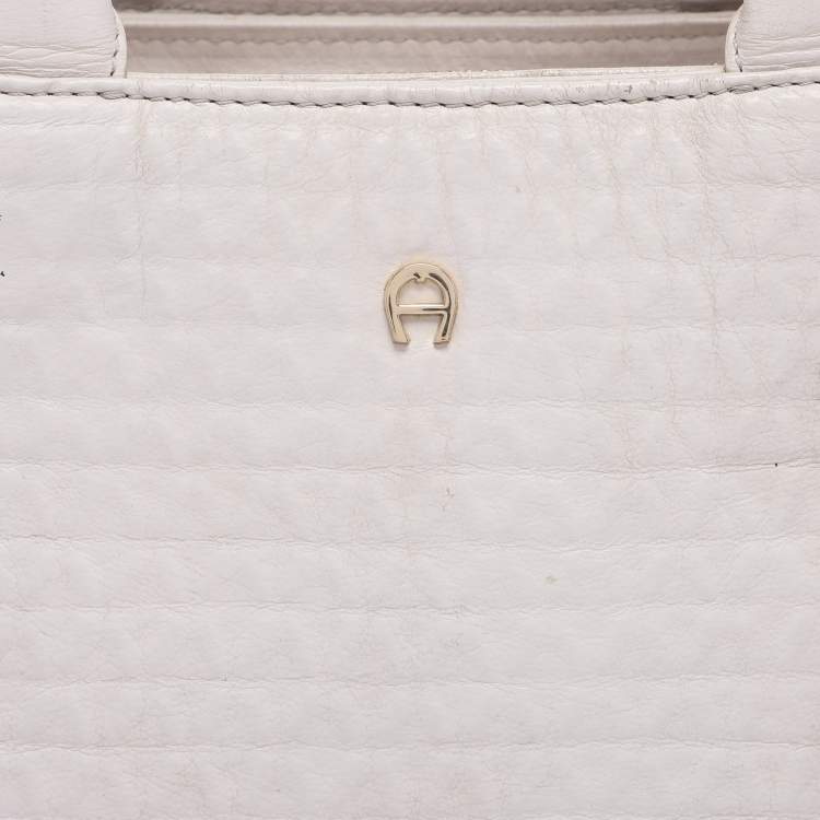 Pre Owned Aigner Off-White Leather Olivia Tote