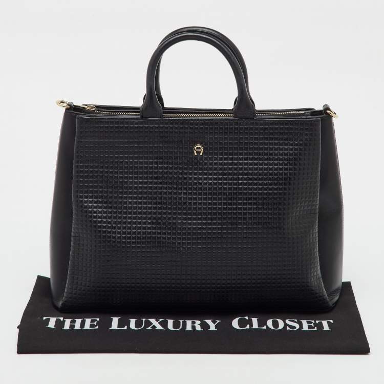 Pre Owned Aigner Black Leather Middle Zip Tote