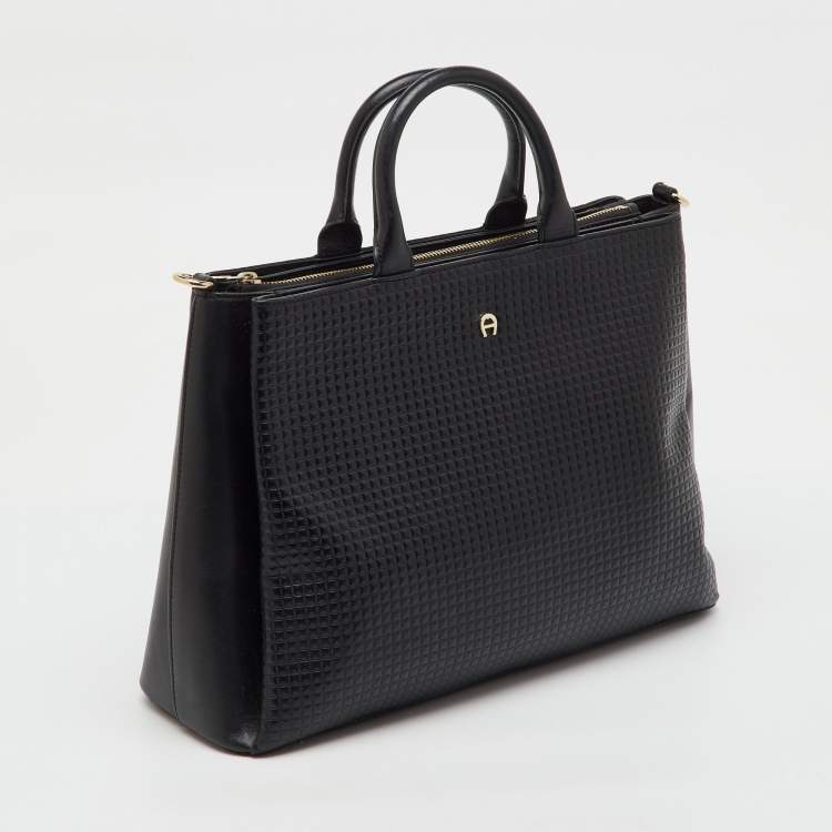 Pre Owned Aigner Black Leather Middle Zip Tote