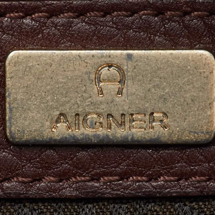 Pre Owned Aigner Burgundy Leather Bombe A Camera Crossbody Bag