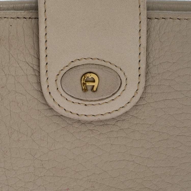 Pre Owned Aigner Ivory Leather Flap Compact Wallet