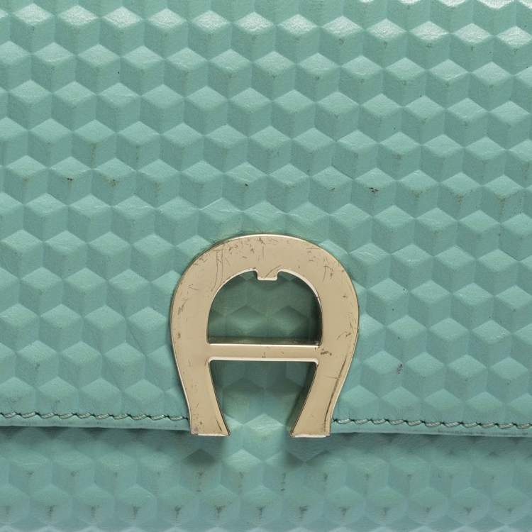 مملوكة مسبقًا Aigner Mint Green Embossed Leather Genoveva Continental Wallet