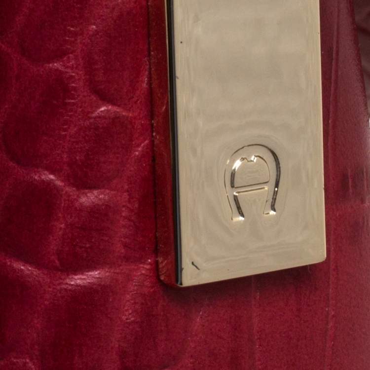Pre Owned Aigner Red Croc Embossed Leather Crossbody Bag