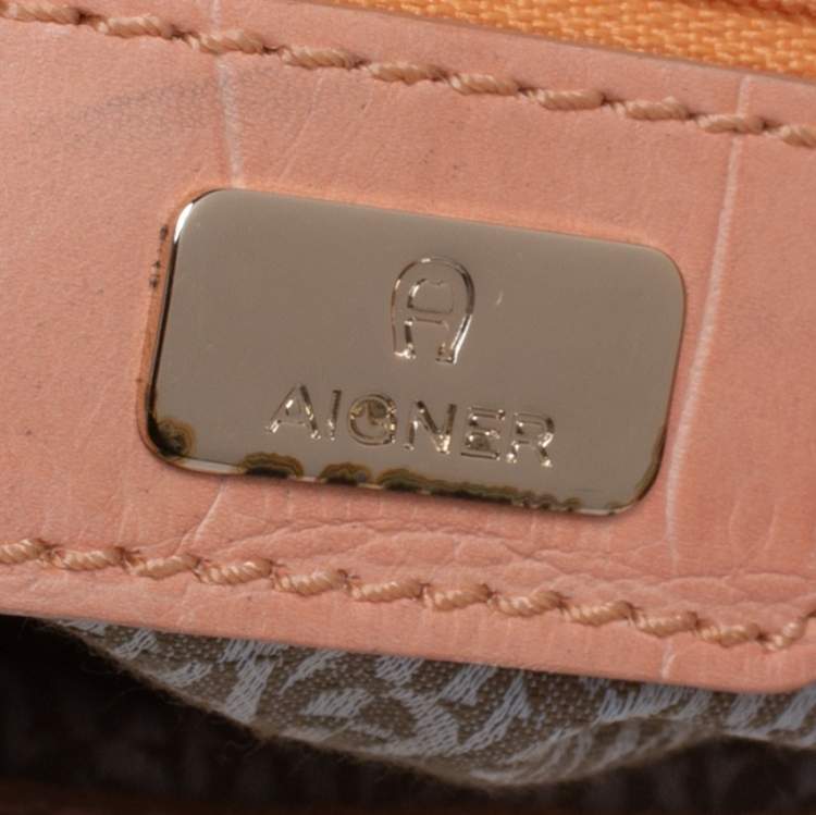 Pre Owned Aigner Peach Croc Embossed Leather Logo Turnlock Shoulder Bag