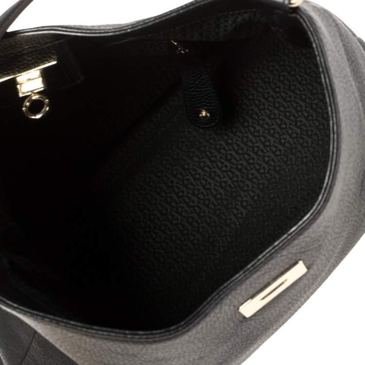 Pre Owned Aigner Black Leather Shoulder Bag
