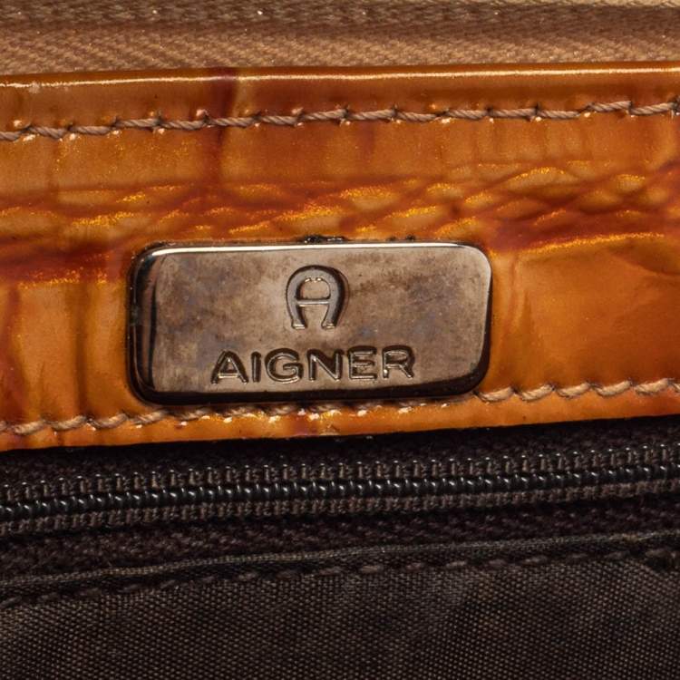 Pre Owned Aigner Tan Croc Embossed Patent Leather Baguette Shoulder Bag