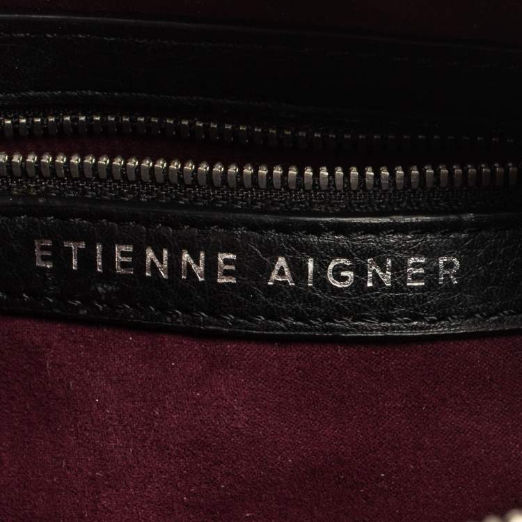 Pre Owned Aigner Black Grained Leather Bombe A Camera Crossbody Bag