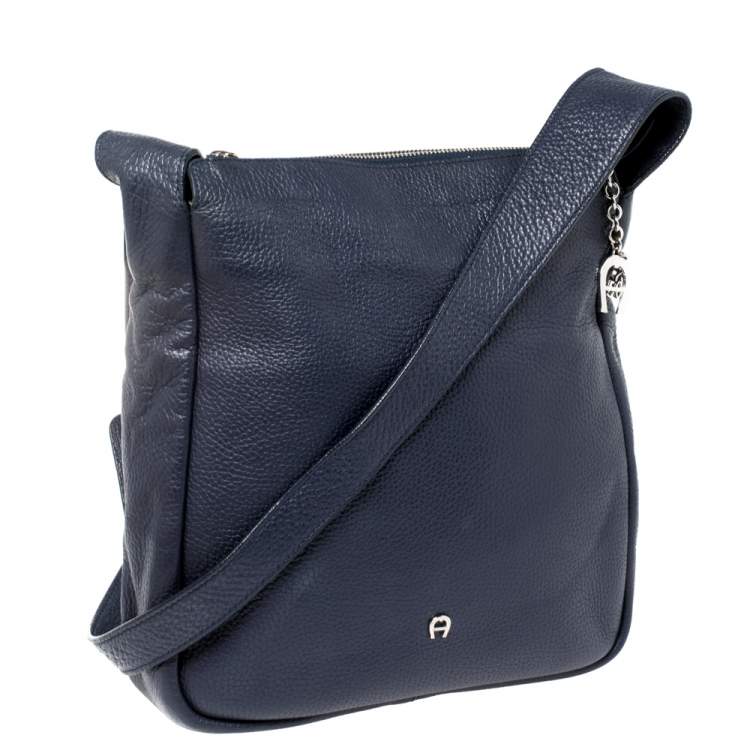 Pre Owned Aigner Navy Blue Grained Leather Zip Messengers Bag
