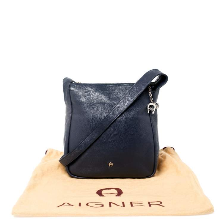 Pre Owned Aigner Navy Blue Grained Leather Zip Messengers Bag