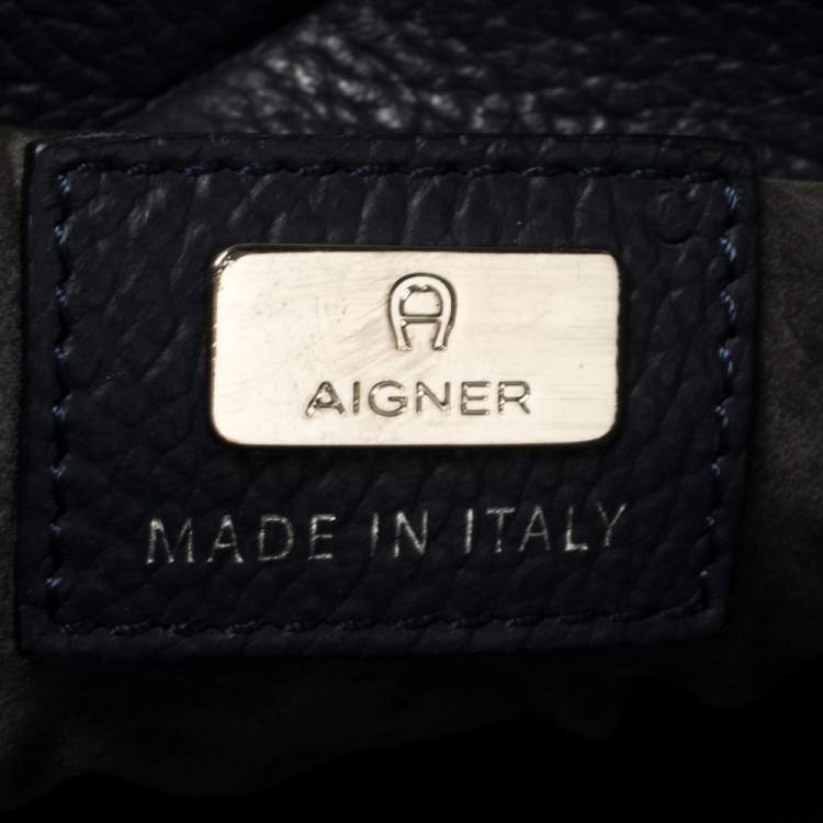 Pre Owned Aigner Navy Blue Grained Leather Zip Messengers Bag