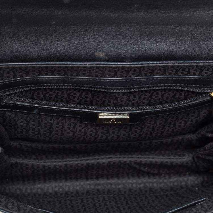 مملوكة مسبقًا Aigner Black Logo Embossed Flap Chain Shoulder Bag