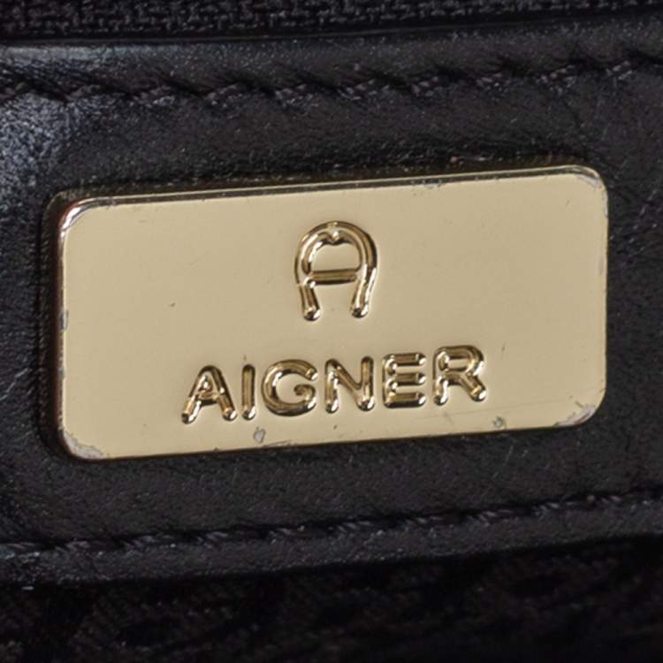 مملوكة مسبقًا Aigner Black Logo Embossed Flap Chain Shoulder Bag