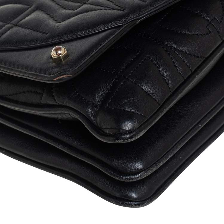 مملوكة مسبقًا Aigner Black Logo Embossed Flap Chain Shoulder Bag