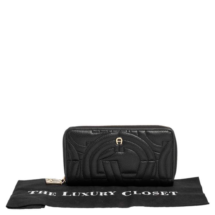 Pre Owned Aigner Black Quilted Leather Zip Around Wallet