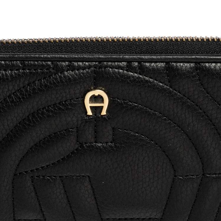 Pre Owned Aigner Black Quilted Leather Zip Around Wallet