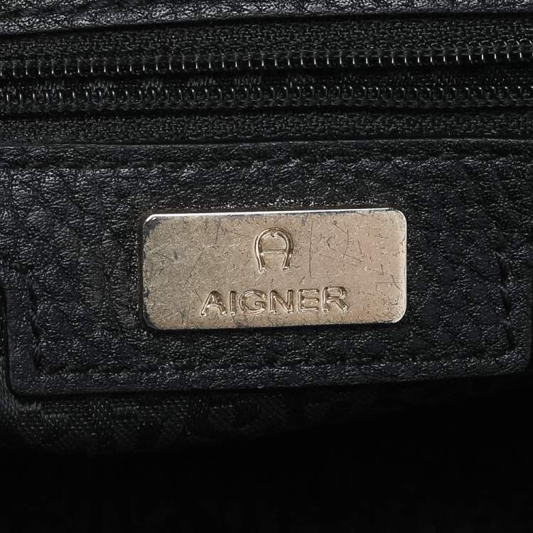 Pre Owned Aigner Black Leather Bombe A Camera Crossbody Bag