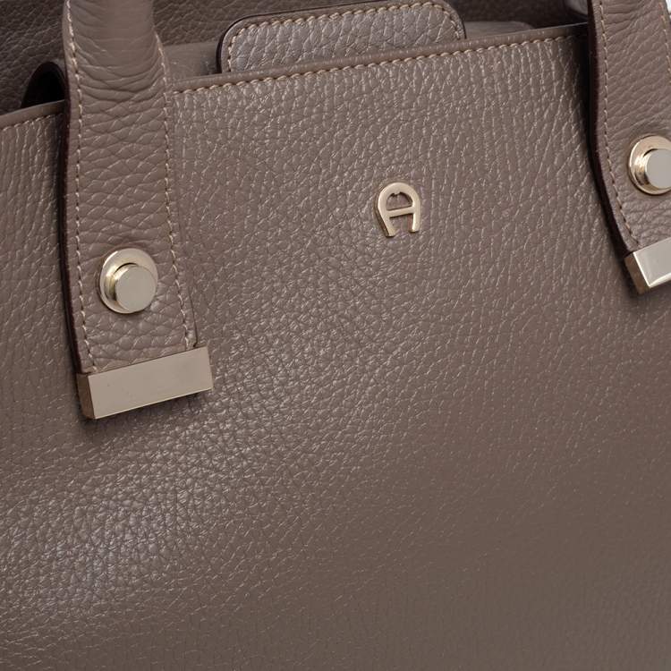 Pre Owned Aigner Dark Beige Leather Middle Zip Tote