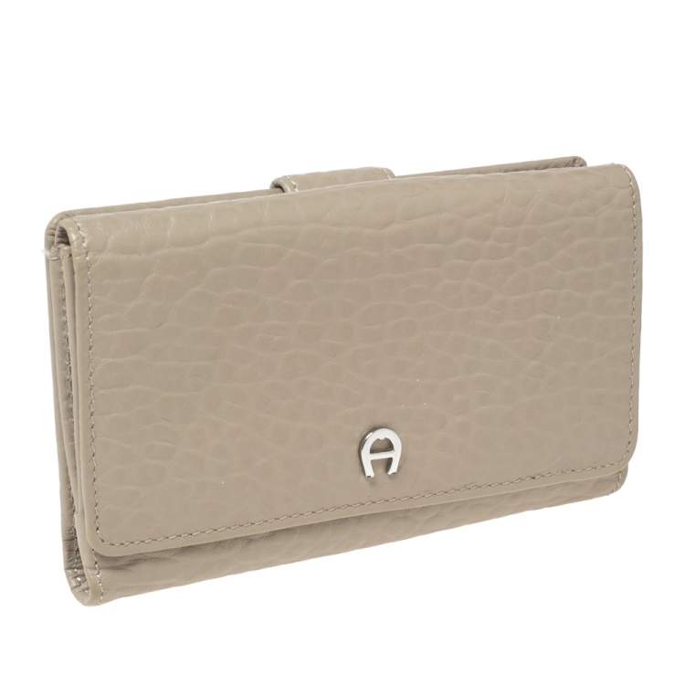 Pre Owned Aigner Beige Leather Trifold Wallet