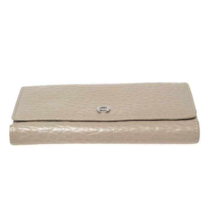 Pre Owned Aigner Beige Leather Trifold Wallet