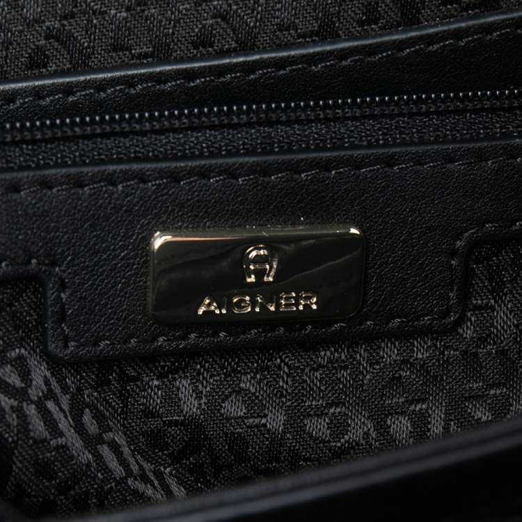Pre Owned Aigner Black Quilted Leather Genoveva M Crossbody Bag